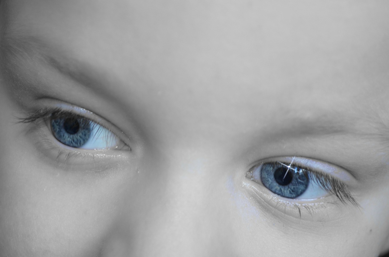 All Blue Eyes Descend from a Single Common Ancestor 10,000 years ago,  Researchers claim
